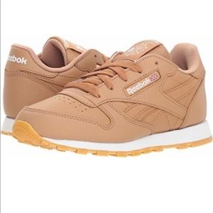 Brand new with box 🆕🔥 Camel Reebok Classics